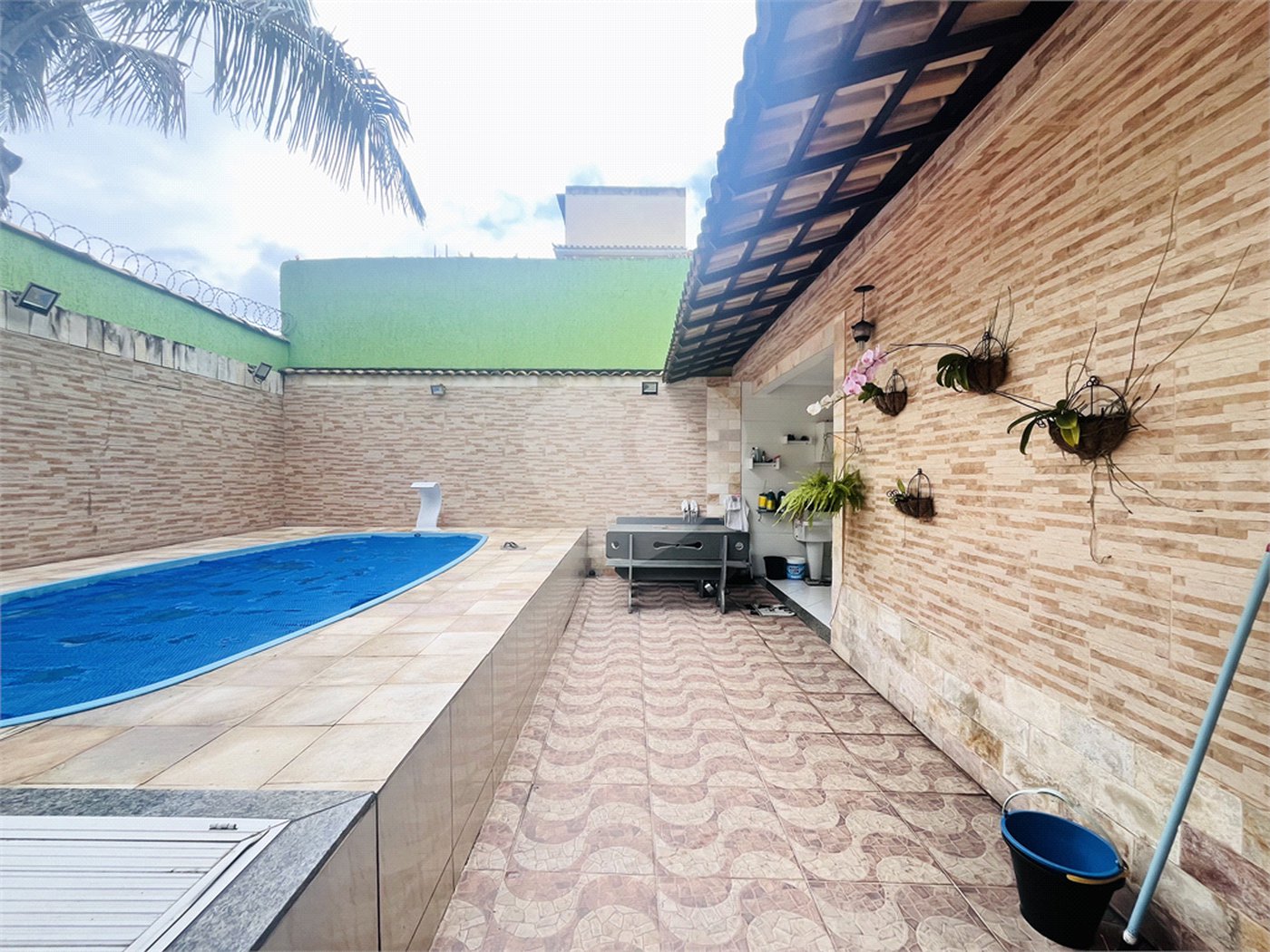 Casa à venda com 3 quartos, sendo 1 suíte, em Campo Grande, Rio de Janeiro, RJ