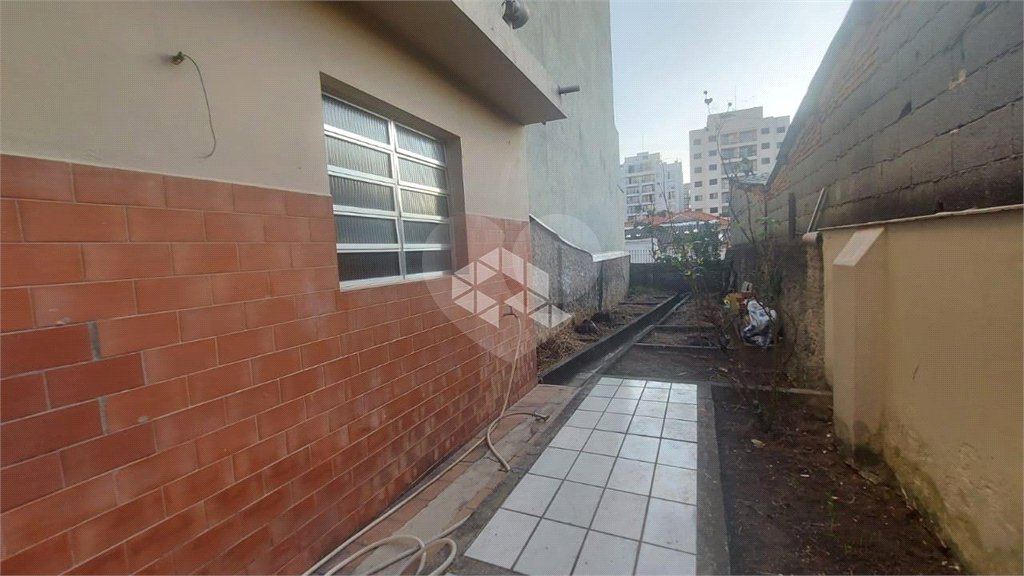 Casa à venda com 4 quartos, sendo 1 suíte,  em Lapa, São Paulo, SP