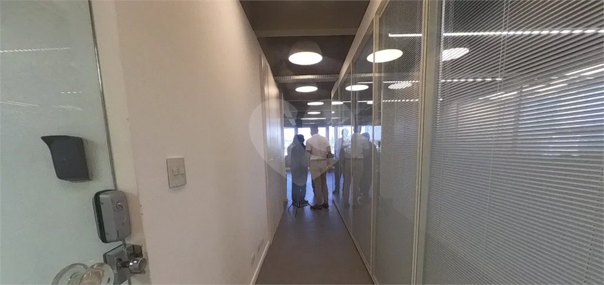 Sala comercial de 198m² com vista em Pinheiros