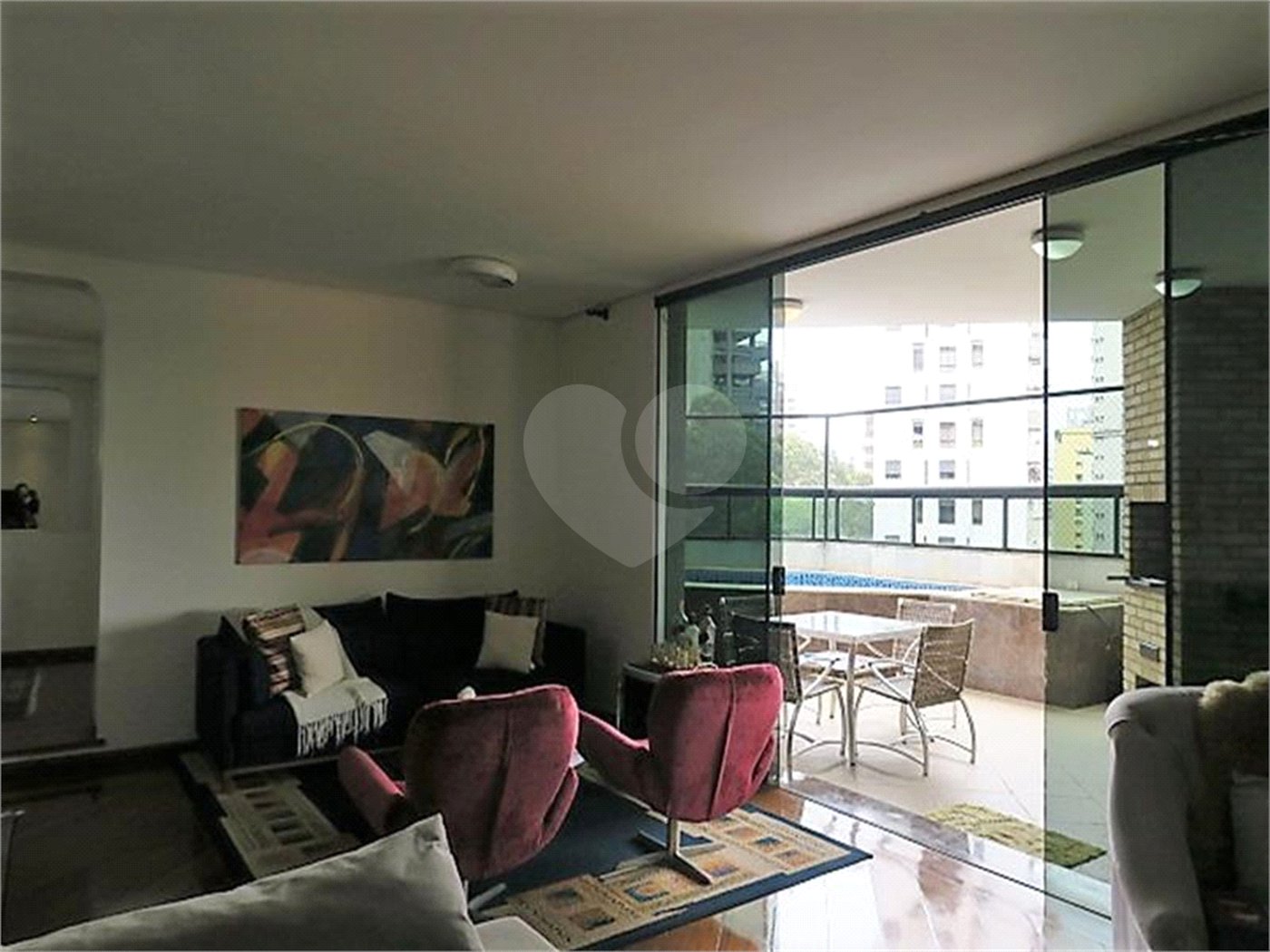 APARTAMENTO UM POR ANDAR!