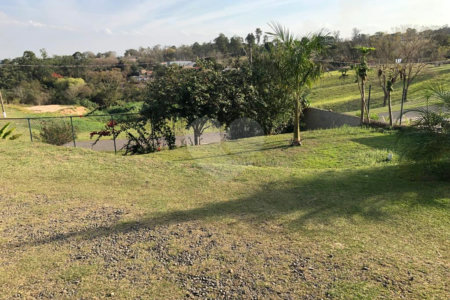 Casa à venda com 5 quartos, sendo 2 suítes, no condomínio Terras de Santa Izabel, Salto - SP