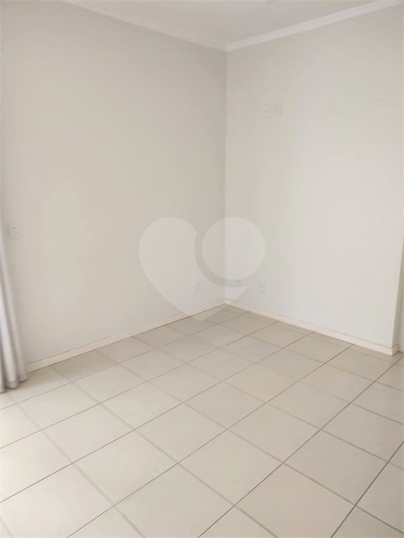 Casa à venda ou para alugar com 3 suítes no condomínio Residencial Jardim das Palmeiras, Vinhedo - SP