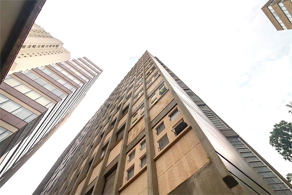 Apartamento à venda com 3 quartos, sendo 1 suíte, em Jardim Paulista, São Paulo, SP