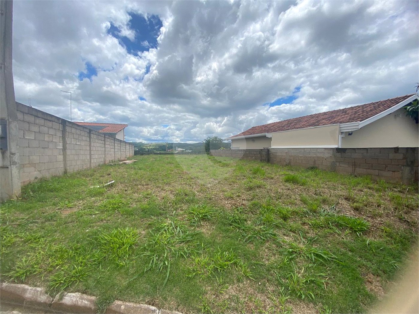 Terreno à venda em Pinheirinho, Vinhedo, SP