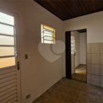 Casa para alugar com 3 quartos, sendo 1 suíte, no condomínio Santa Mônica, Atibaia - SP
