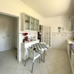 Casa à venda com 5 quartos, sendo 3 suítes, no condomínio Santa Teresa 1, Vinhedo - SP