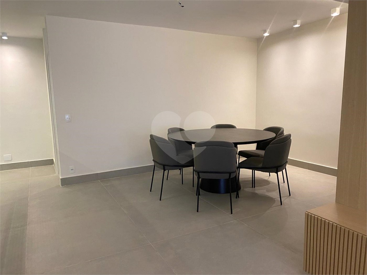 Apartamento à venda com 3 quartos, sendo 1 suíte,  em Itaim Bibi, São Paulo, SP