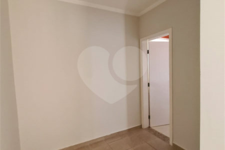 Casa à venda com 3 quartos, sendo 2 suítes, no condomínio Terras de São Francisco, Vinhedo - SP