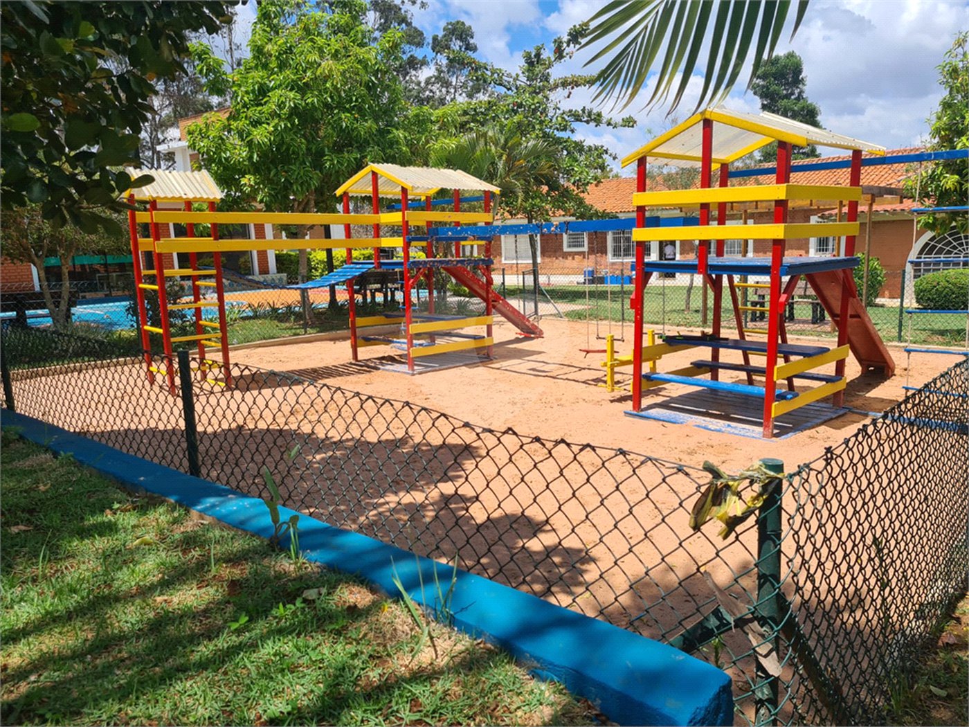 Casa à venda com 4 suítes no condomínio Alpes de Vinhedo, Vinhedo - SP