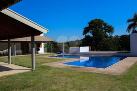 Casa à venda com 5 quartos, sendo 3 suítes, no condomínio Residencial Vale das Laranjeiras, Indaiatuba - SP