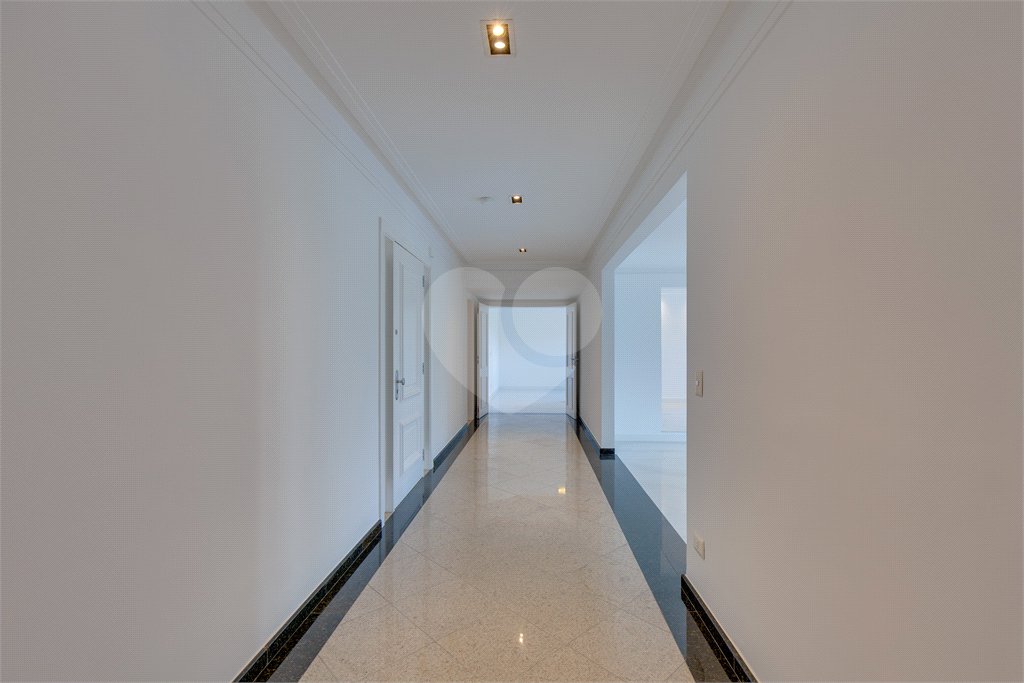 Apartamento à venda com 4 suítes em Jardim Marajoara, São Paulo, SP