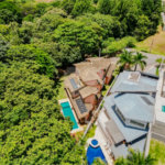 Casa à venda com 5 quartos, sendo 4 suítes, no condomínio Figueira Garden, Atibaia - SP