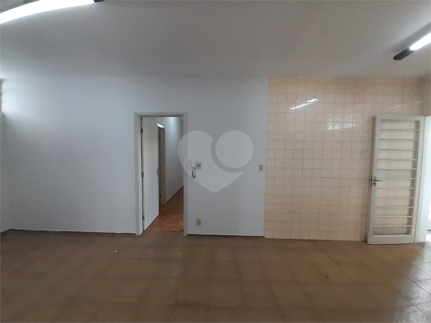 Casa Disponível para Venda ou Locação na Vila Nery – Ideal para Residência ou Comércio