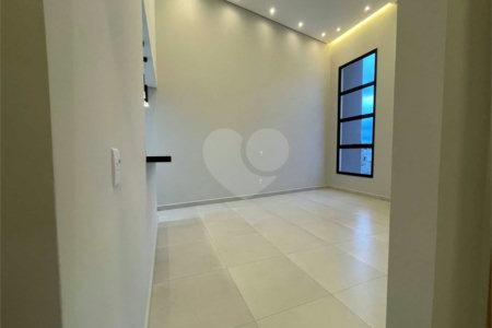 Casa à venda com 3 quartos, sendo 1 suíte, no condomínio Horto Florestal Villagio, Sorocaba - SP