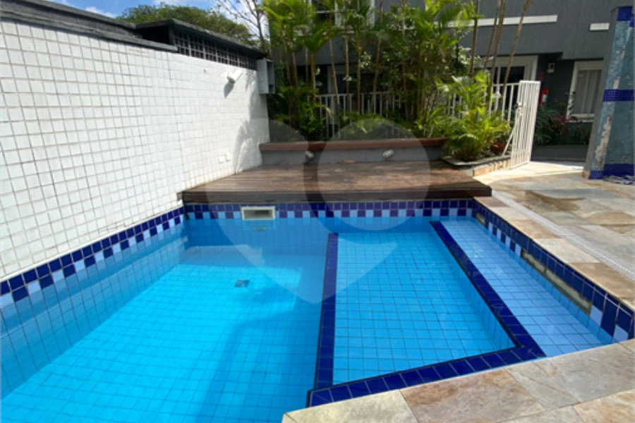 Casa à venda com 3 quartos, sendo 1 suíte, no condomínio Village Santa Cecilia, São Paulo - SP