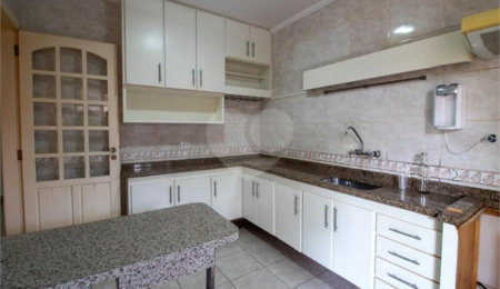 Casa à venda com 3 quartos, sendo 1 suíte, em Butantã, São Paulo, SP