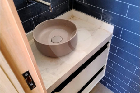 Casa a venda no condomínio Faber III