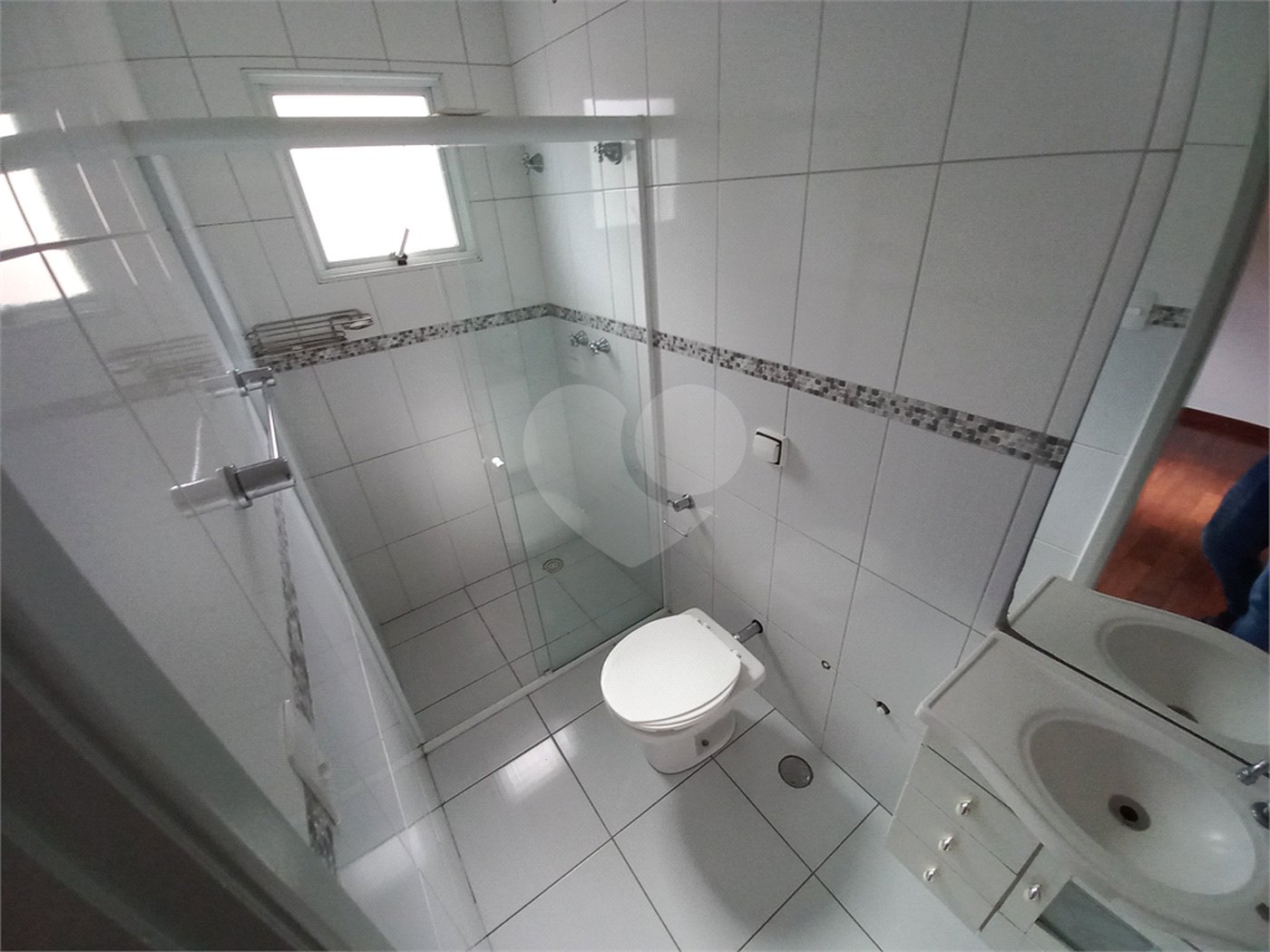 Sobrado à venda com 3 quartos, sendo 1 suíte, em Lar São Paulo, São Paulo, SP