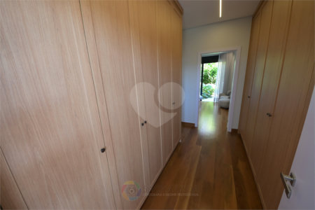 Casa à venda com 4 suítes no condomínio Villa dos Pinheiros, Indaiatuba - SP