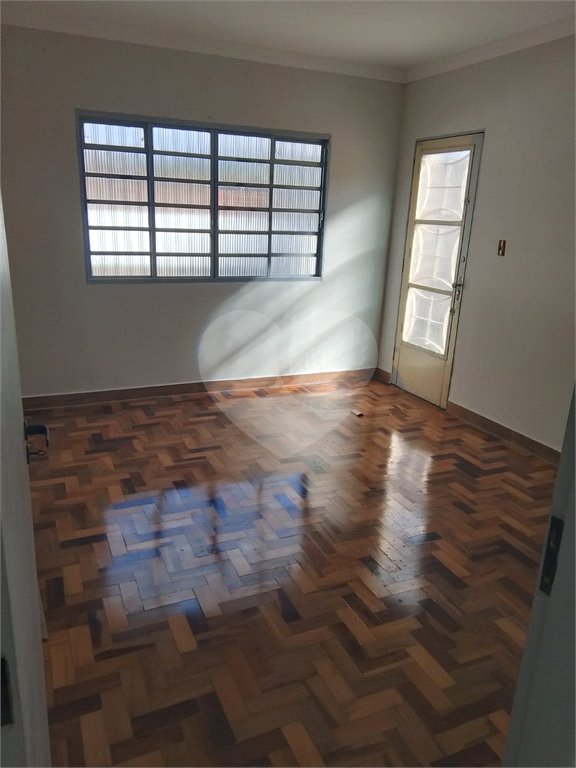 Casa à venda com 4 quartos, sendo 1 suíte, em Bosque dos Eucaliptos, São José dos Campos, SP