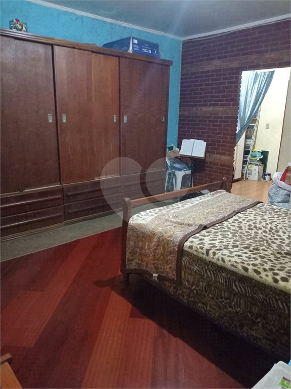 Sobrado à venda com 4 quartos, sendo 1 suíte,  em Furnas, São Paulo, SP