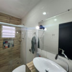 Sobrado à venda com 3 quartos, sendo 1 suíte, em Lopes de Oliveira, Sorocaba, SP