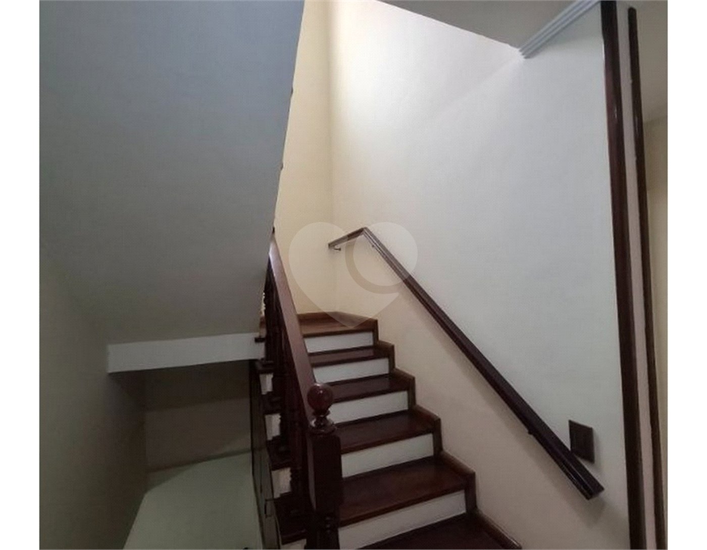 Casa à venda com 4 quartos, sendo 3 suítes, em Vila Aurora (zona Norte), São Paulo, SP