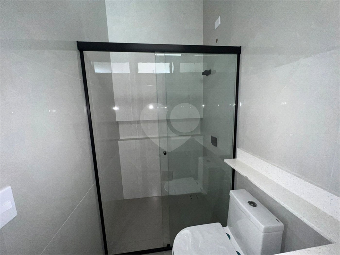 Casa à venda com 3 quartos, sendo 1 suíte, no condomínio Horto Florestal Villagio, Sorocaba - SP