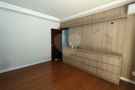 Casa Térrea à venda com 4 quartos, sendo 1 suíte, em Vila Mazzei, Itapetininga, SP