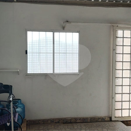 Sobrado à venda com 3 quartos em Vila Maria de Maggi, Suzano, SP