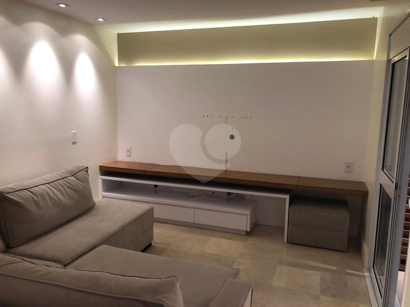 Apartamento à venda com 3 quartos, sendo 2 suítes,  em Paraíso do Morumbi, São Paulo, SP