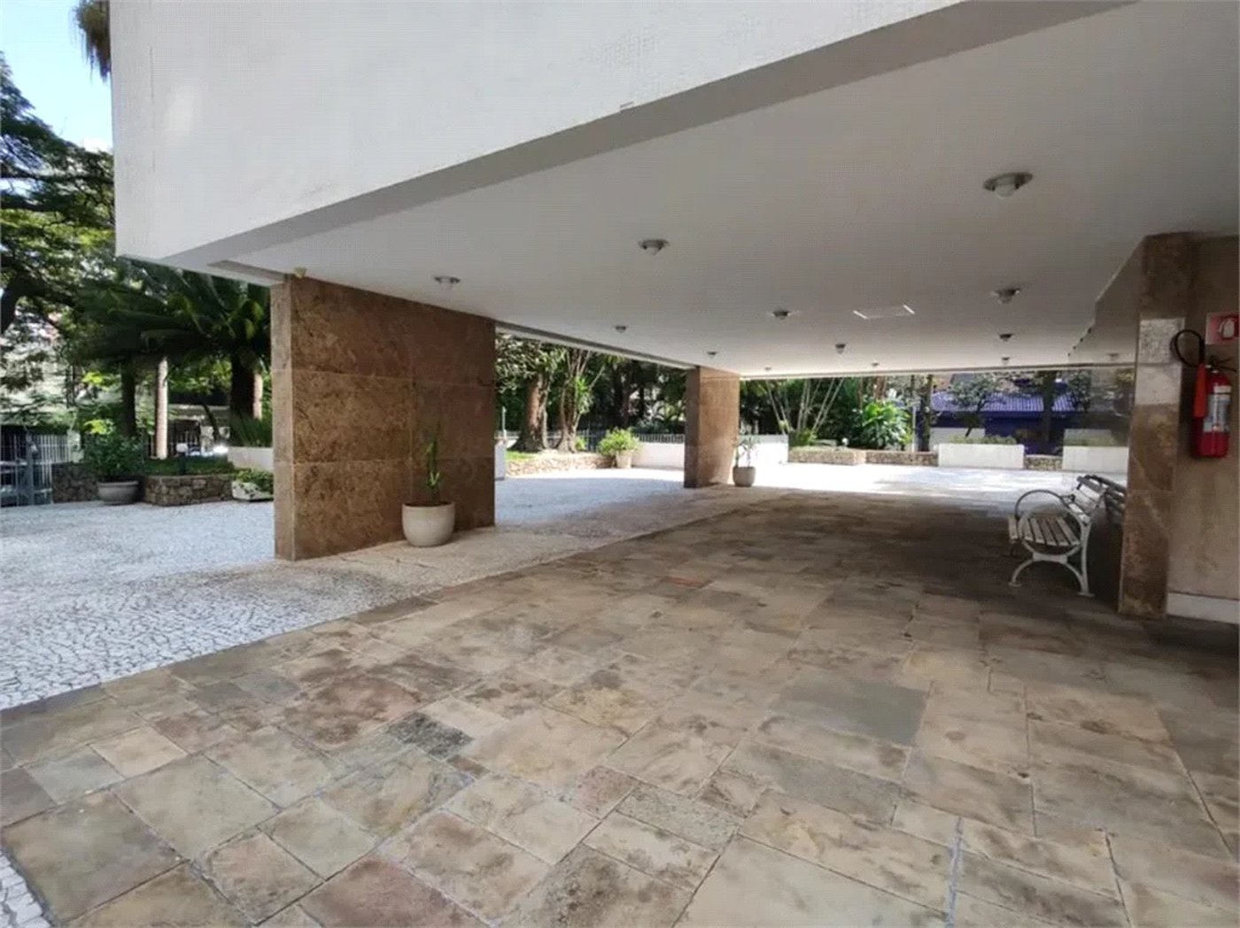 Apartamento à venda com 4 quartos, sendo 1 suíte, em Brooklin Paulista, São Paulo, SP