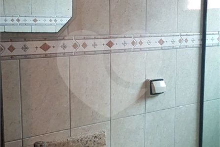 Sobrado à venda com 3 quartos, sendo 1 suíte, em Vila Vitório Mazzei, São Paulo, SP