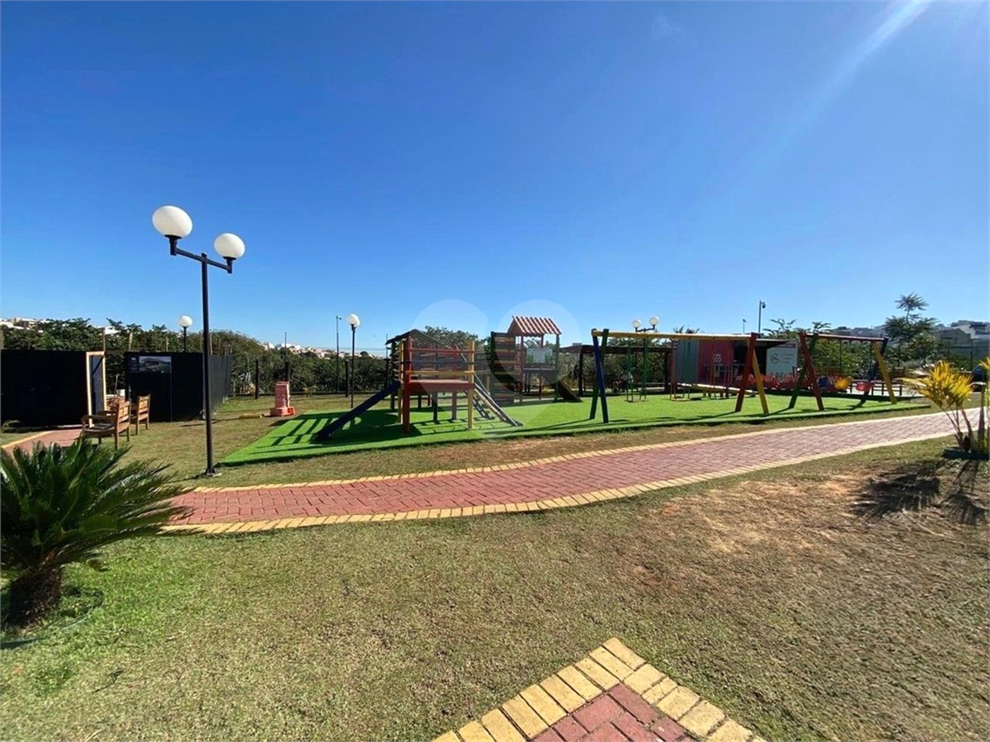 Casa à venda com 3 quartos, sendo 1 suíte, no condomínio Horto Florestal Villagio, Sorocaba - SP