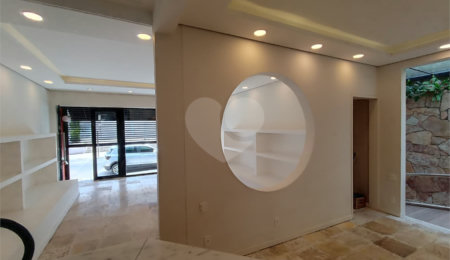 Casa para alugar com 4 quartos, sendo 1 suíte,  no Centro, Itapetininga, SP
