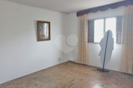 Sobrado à venda com 2 quartos em Vila Nivi, São Paulo, SP