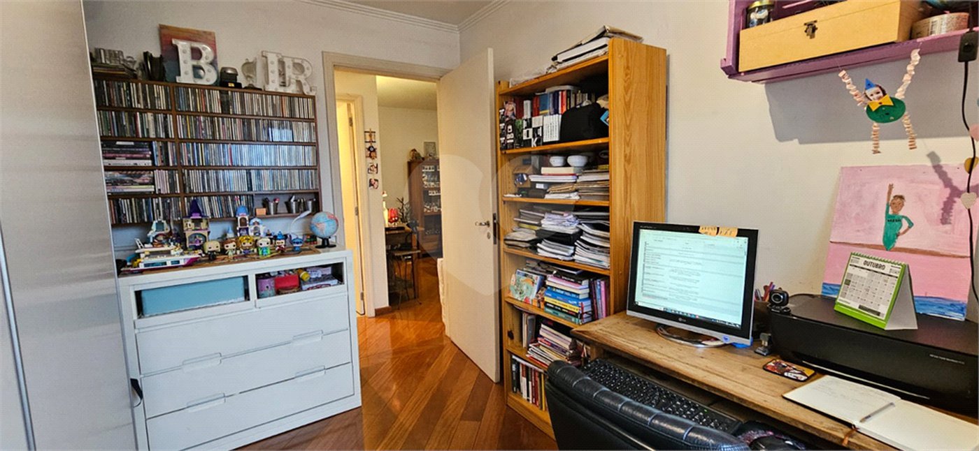 Apartamento à venda com 3 quartos, sendo 2 suítes, em Pinheiros, São Paulo, SP