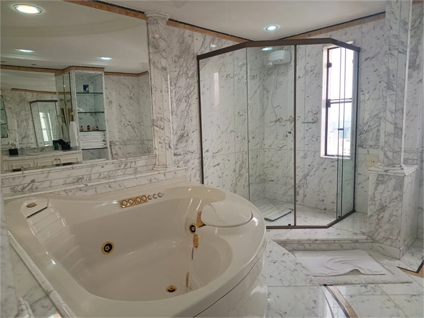 Apartamento à venda com 4 suítes em Vila Suzana, São Paulo, SP