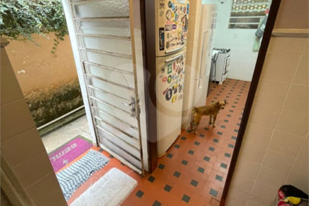 Casa à venda com 3 quartos, sendo 1 suíte, em Vila Mariana, São Paulo, SP