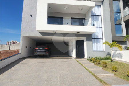 Casa à venda com 3 quartos, sendo 2 suítes, no condomínio Pampulha, Sorocaba - SP