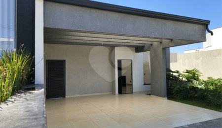 Casa à venda ou para alugar com 3 quartos, sendo 1 suíte, no condomínio Condomíno Helena Maria, Sorocaba - SP