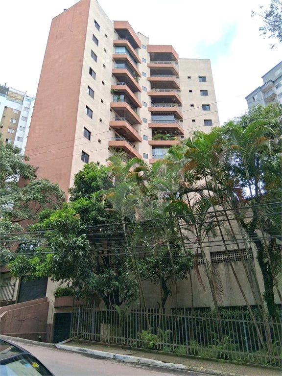 Apartamento à venda com 4 quartos, sendo 1 suíte,  em Vila Andrade, São Paulo, SP