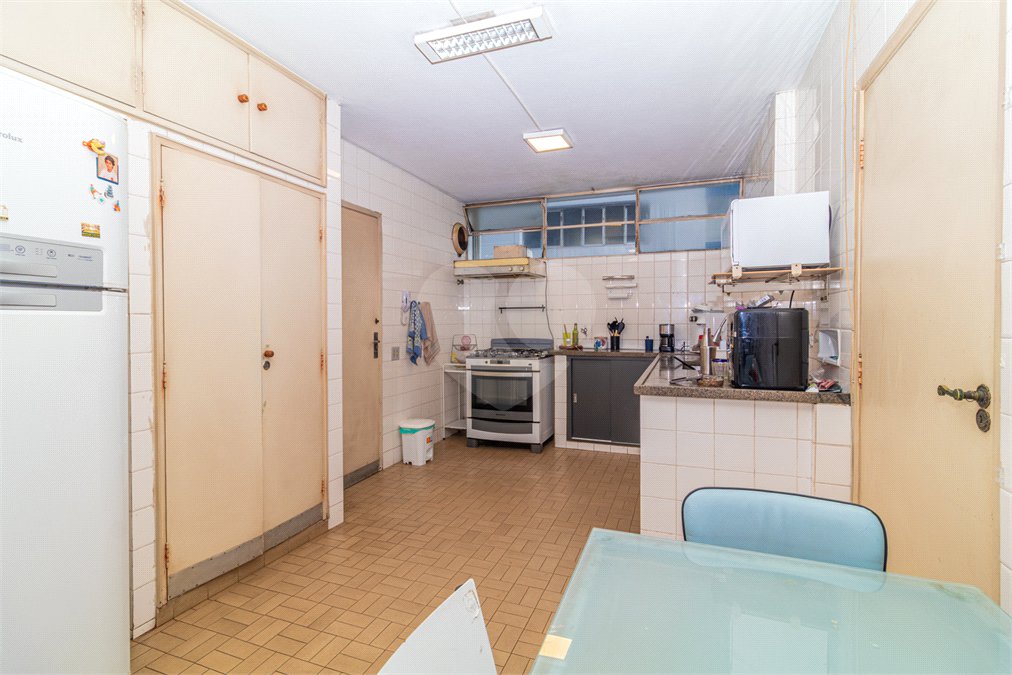 Apartamento à venda com 4 quartos, sendo 1 suíte,  em Higienópolis, São Paulo, SP