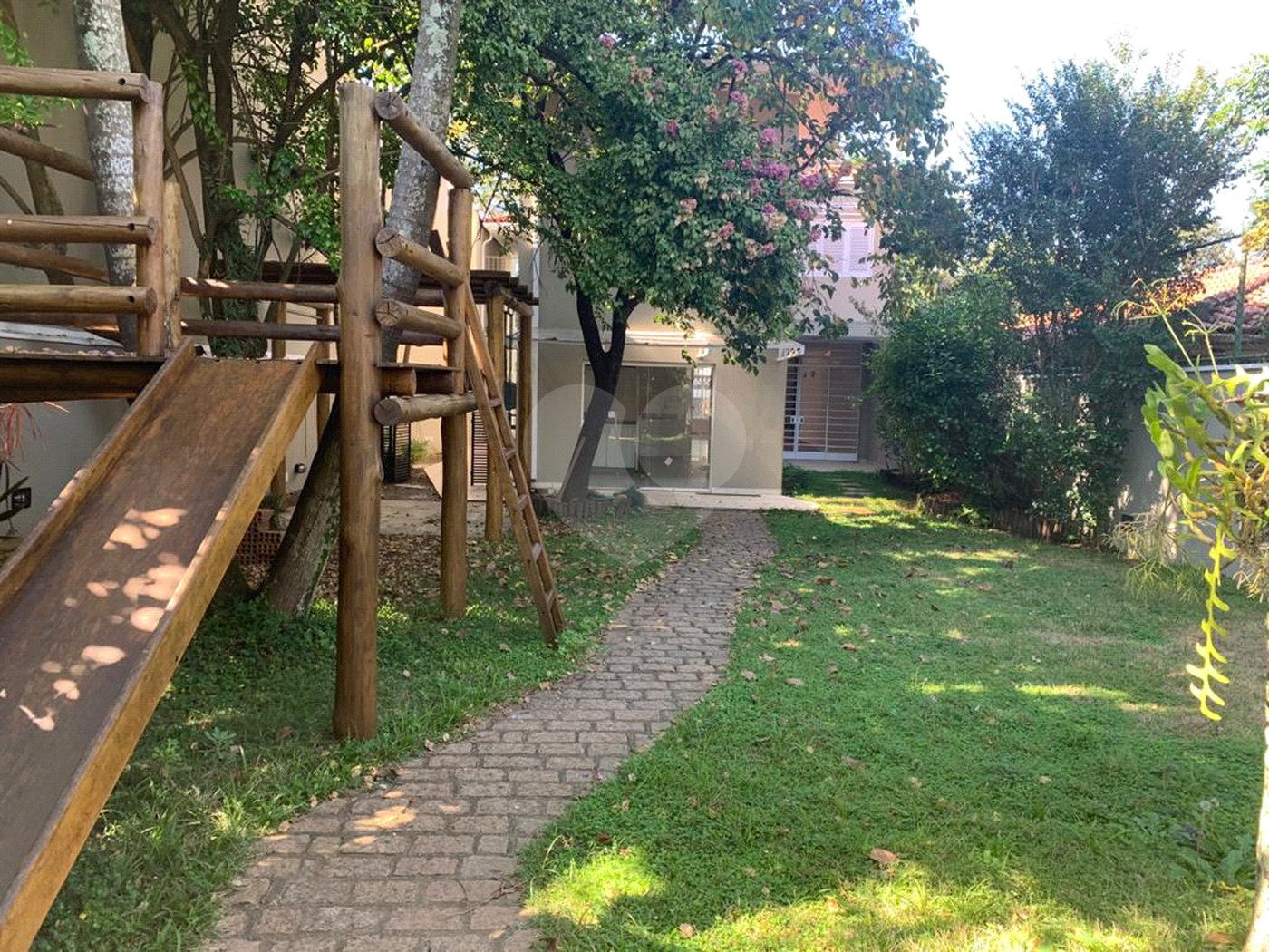 Casa à venda com 4 quartos, sendo 2 suítes, em Brooklin, São Paulo, SP
