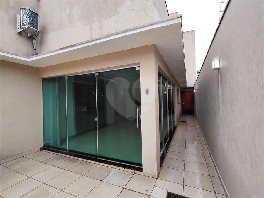 Sobrado à venda com 3 quartos, sendo 2 suítes, em Jardim Itália, Itapetininga, SP