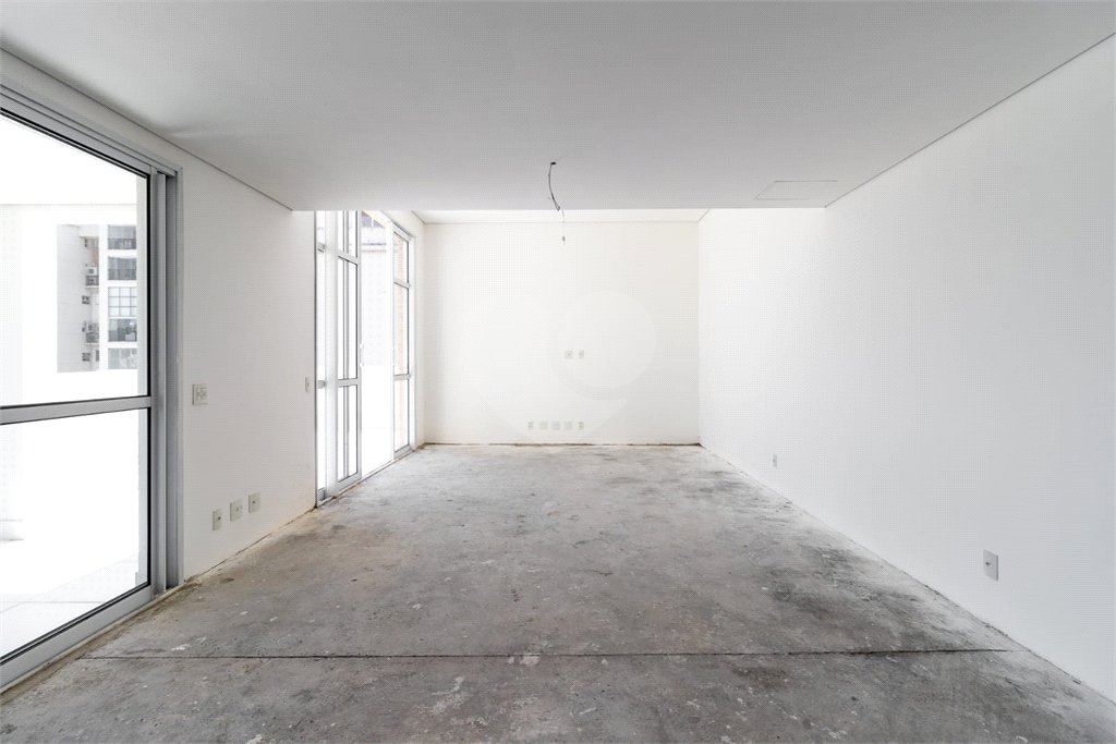 Triplex à venda com 4 suítes em Anhangabaú, Jundiaí, SP