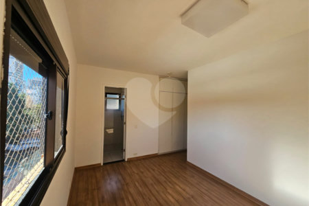 Apartamento para alugar com 3 quartos, sendo 1 suíte, em Alto da Boa Vista, São Paulo, SP