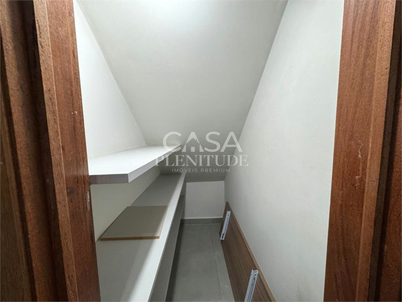 Sobrado à venda com 2 quartos em Wanel Ville, Sorocaba, SP