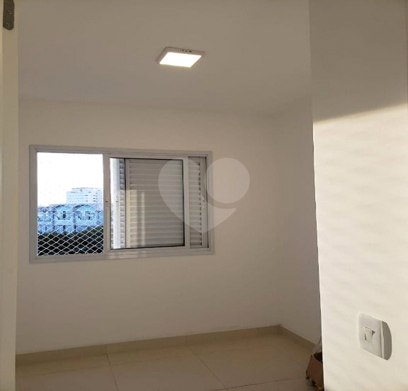 Apartamento à venda com 3 quartos, sendo 1 suíte,  em Jardim Emília, Sorocaba, SP