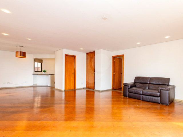 Apartamento à venda com 4 quartos, sendo 2 suítes,  em Brooklin, São Paulo, SP